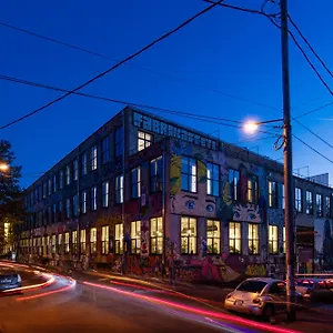 Fabrika Hostel & Suites Hotel